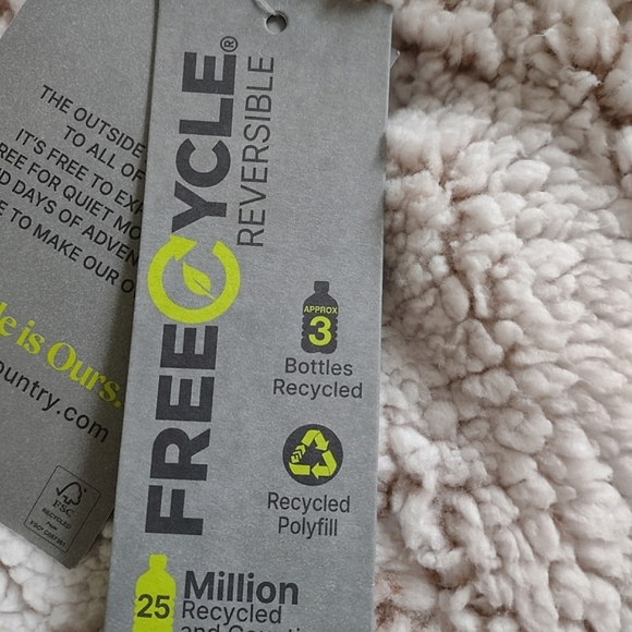 Free Country Reversible Quilted Vest Size Small NWT - Picture 11 of 12